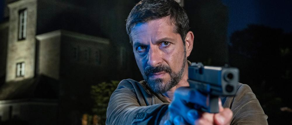 Kommissar Georges Dupin (Pasquale Aleardi) wird in die Familiengeschichte seines Inspektors Thierry Kadeg hineingezogen. 
