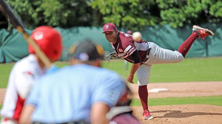 Pitcher Ernobel Marquez-Ramirez ist Spielertrainer bei den Berlin Flamingos.
