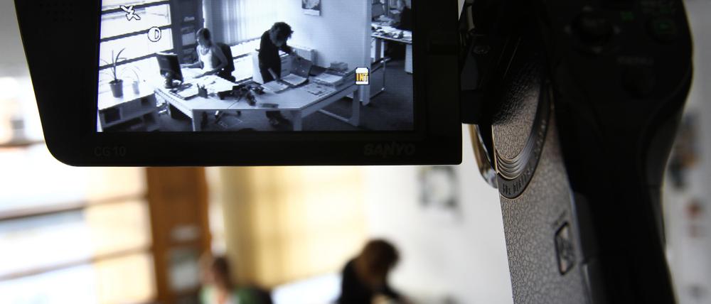 Mittlerweile gibt es viele Möglichkeiten, Arbeitnehmer zu überwachen. Doch nur selten ist es erlaubt.