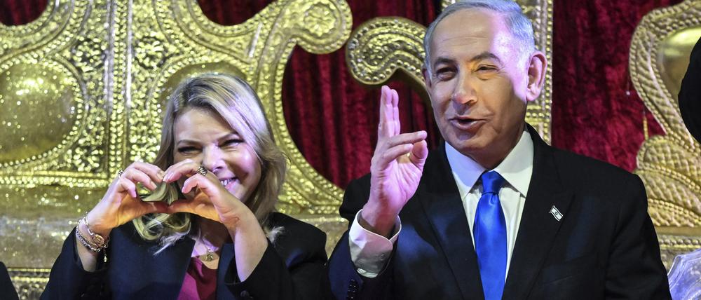Osterglück. Benjamin Netanjahu, Premierminister von Israel, und seine Frau Sara feiern die Mimouna am Ende des jüdischen Pessachfestes.