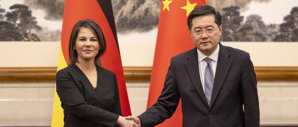 Annalena Baerbock mit Qin Gang am 14. März.
