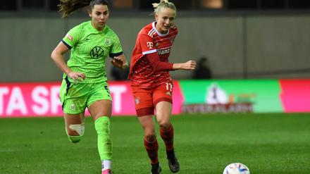 Beim DFB-Team zusammen, im Verein gegeneinander. Wolfsburgs Lena Oberdorf (l.) dürfte gegen Lea Schüller (r.) und Bayern auf Revanche aus sein.