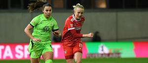 Beim DFB-Team zusammen, im Verein gegeneinander. Wolfsburgs Lena Oberdorf (l.) dürfte gegen Lea Schüller (r.) und Bayern auf Revanche aus sein.