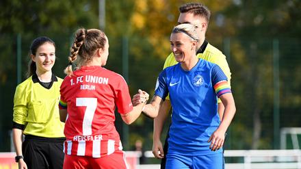 Erika Szuh (r.) ist Spielertrainerin bei Türkiyemspor und treibende Kraft.