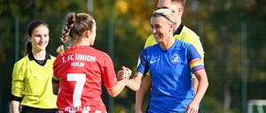 Erika Szuh (r.) ist Spielertrainerin bei Türkiyemspor und treibende Kraft.  