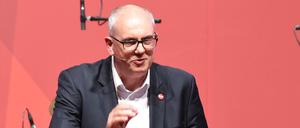 Bremens Bürgermeister Andreas Bovenschulte (SPD) spricht auf der Wahlkampfveranstaltung der SPD Bremen.
