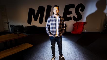 Miles CEO Oliver Mackprang in der Ruhezone bei den Konferenzräumen, zu dem Thema die "100 wichtigsten Köpfe".