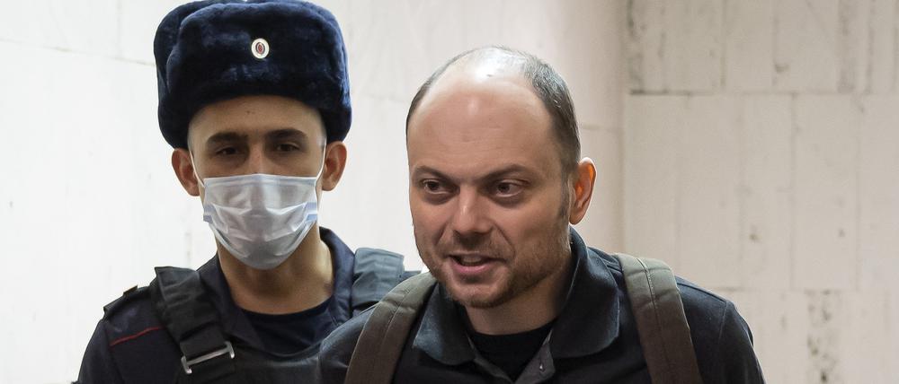 Kreml-Kritiker Wladimir Kara-Mursa (r.)