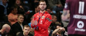 Nur so wenig fehlt. Füchse-Trainer Jaron Siewert geht optimistisch in das Rückspiel