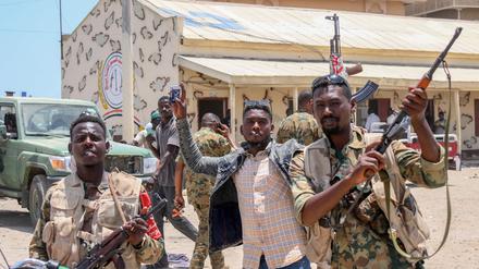 Unterstützer von General Abdel Fattah al Burhan geben sich siegessicher.