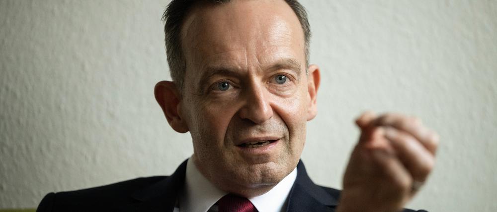 Volker Wissing (FDP), Bundesminister für Verkehr und Digitales, spricht während eines Interviews.