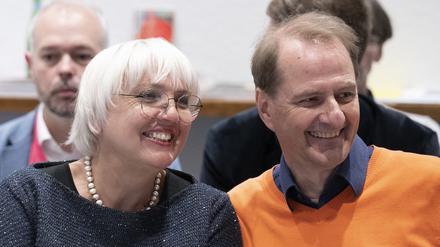 Claudia Roth (l, Bündnis 90/Die Grünen), Staatsministerin für Kultur und Medien, und Dirk Messner, Präsident des Umweltbundesamtes, nehmen an der Pressekonferenz teil. Auf der Pressekonferenz wird die Planungen für das Museum des 20. Jahrhunderts am Kulturforum vorgestellt.