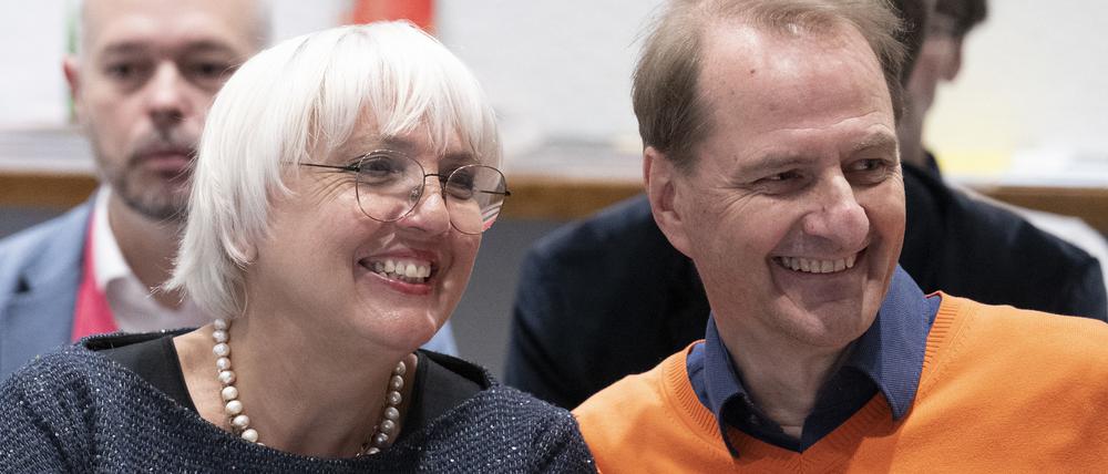 Claudia Roth (l, Bündnis 90/Die Grünen), Staatsministerin für Kultur und Medien, und Dirk Messner, Präsident des Umweltbundesamtes, nehmen an der Pressekonferenz teil. Auf der Pressekonferenz wird die Planungen für das Museum des 20. Jahrhunderts am Kulturforum vorgestellt.