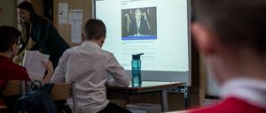 Kinder in einer britischen Grundschule. 