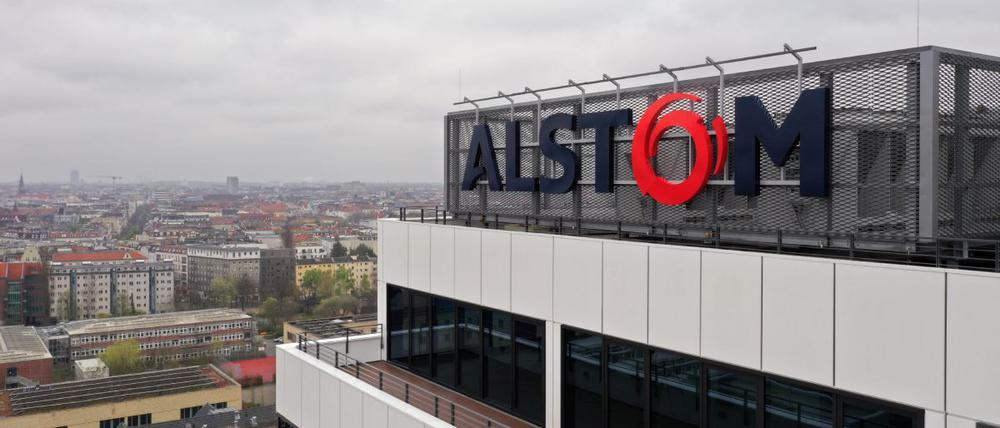 Neue DACH-Zentrale des Schinenfahrzeugherstellers Alstom am Ernst-Reuter-Platz in Berlin.