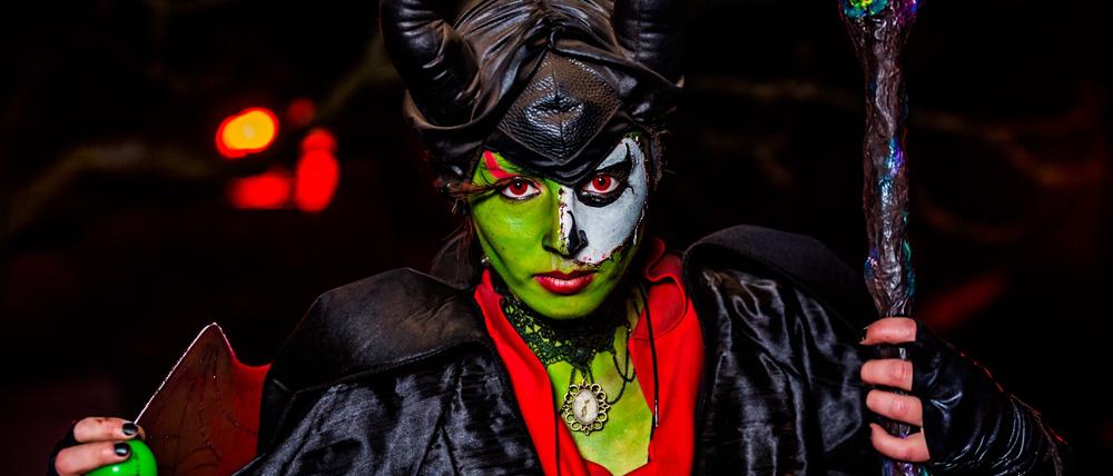 Bei der Walpurgisnacht im Filmpark treten Hexen und Kobolde auf. 
