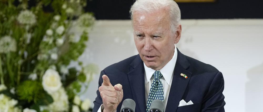Joe Biden, Präsident der USA, spricht während eines Staatsdinners im Dublin Castle.