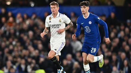 Im Duell der Champions-League-Sieger setzte sich Toni Kroos (l.) gegen Kai Havertz durch.