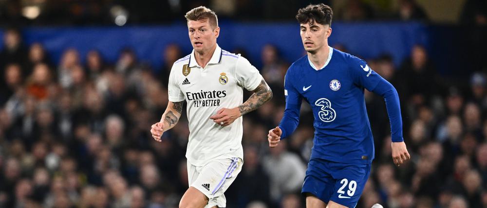 Im Duell der Champions-League-Sieger setzte sich Toni Kroos (l.) gegen Kai Havertz durch.