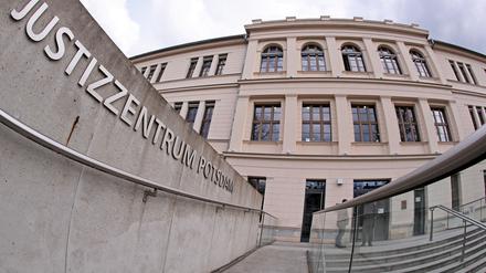 Im Potsdamer Landgericht läuft derzeit ein Prozess gegen einen mutmaßlichen Vergewaltiger. 