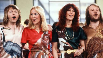 Die schwedische Popgruppe Abba mit Björn Ulvaeus, Agnetha Fältskog, Anni-Frid Lyngstad und Benny Andersson bei einem TV-Auftritt am 01.02.1978.