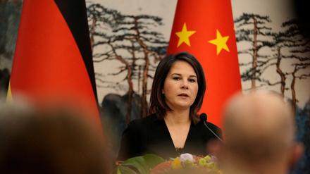Annalena Baerbock bei einer Pressekonferenz in China.