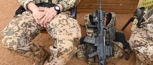 Zwei Bundeswehr-Soldaten in Mali. (Symbolbild)