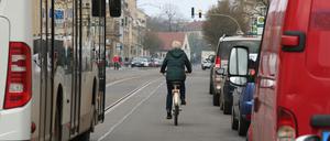 Die Stadt Potsdam plant ein neues Verkehrskonzept für die Charlottenstraße. Dagegen regt sich Widerstand von Anwohnern und Gewerbetreibenden.