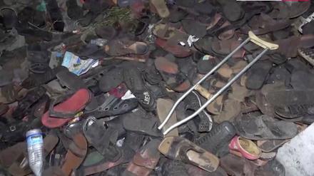 Verlorene Schuhe nach der Massenpanik in Sanaa.