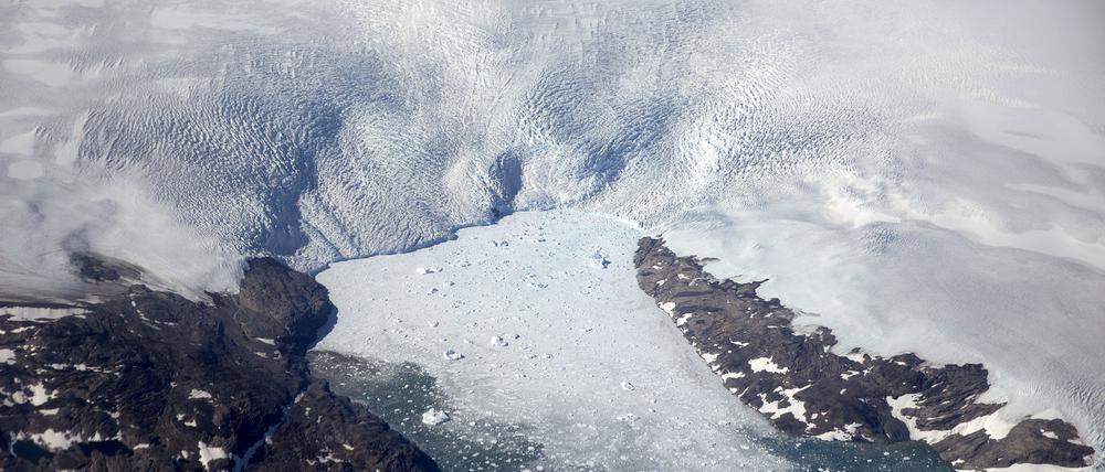 Der Eisverlust in Grönland und der Antarktis hat sich einem Bericht zufolge seit den 1990er Jahren verfünffacht (Archivbild).