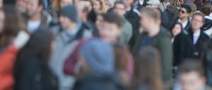 Nahezu ein Viertel der im vergangenen Jahr in Deutschland lebenden Menschen hat eine Einwanderungsgeschichte.