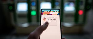 Abonnenten des „D-Tickets“ können ab 1. Mai bundesweit alle öffentlichen Verkehrsmittel im Nah- und Regionalverkehr nutzen.