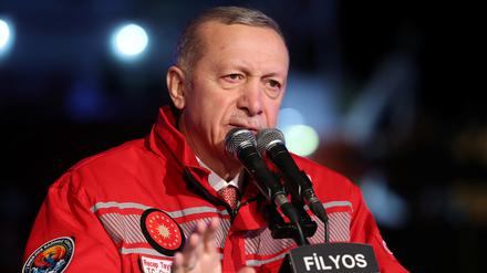 Wenige Wochen vor der Präsidentenwahl in der Türkei hat Amtsinhaber Recep Tayyip Erdogan kostenlose Erdgaslieferungen für die Bevölkerung angekündigt. 
