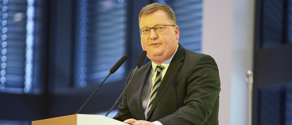 ADAC Hauptversammlung 2022: ADAC Präsident Christian Reinicke vor den 220 Delegierten in Wiesbaden.