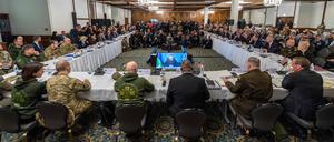 Im Konferenzraum des US-Luftwaffenstützpunkts Ramstein in Rheinland-Pfalz wird regelmäßig über die Lage in der Ukraine und die nächsten notwendigen Unterstützungsschritte diskutiert.
