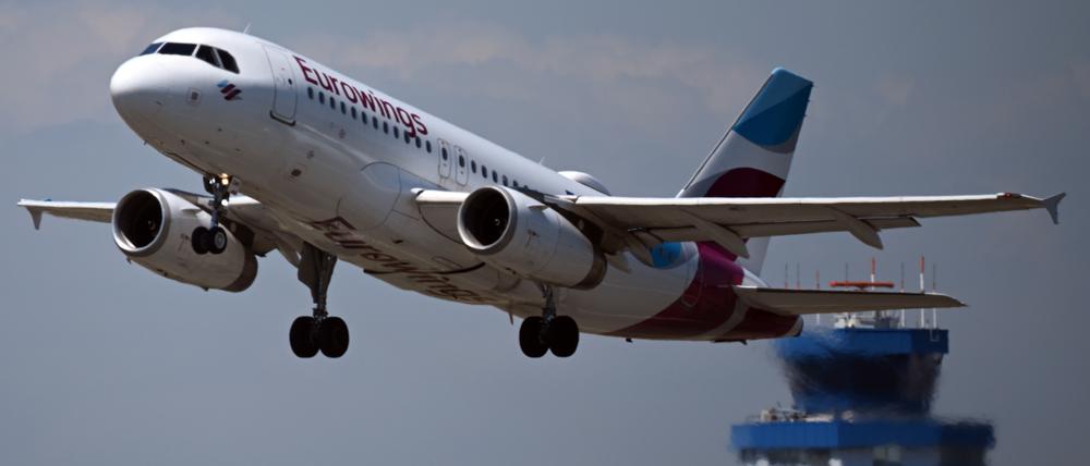 Ein Airbus der Eurowings auf dem Konrad-Adenauer-Flughafen Köln-Bonn.