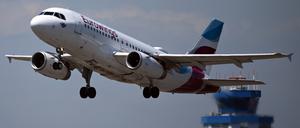 Ein Airbus der Eurowings auf dem Konrad-Adenauer-Flughafen Köln-Bonn.