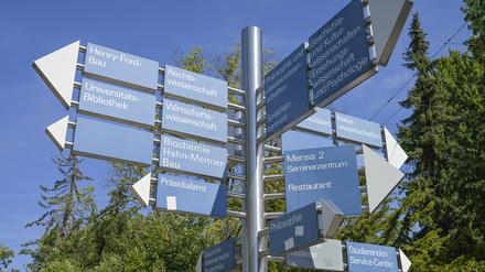 Wo gehts hier zur Uni? Zwischen den großen staatlichen Hochschulen (hier die FU) und den privaten gibt es Unterschiede.