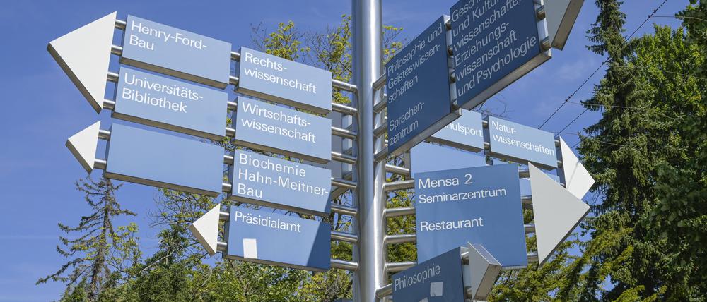 Wo gehts hier zur Uni? Zwischen den großen staatlichen Hochschulen (hier die FU) und den privaten gibt es Unterschiede.