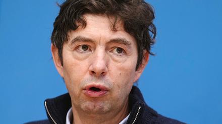 Christian Drosten, Direktor des Instituts für Virologie an der Charité Berlin, äußert sich in der Bundespressekonferenz zur Corona-Lage.