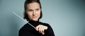 Dirigentin Mirga Gražinytė-Tyla wird in Berlin mit den Münchner Philharmonikern Gustav Mahlers 2. Sinfonie interpretieren.