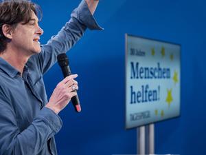 Tagesspiegel-Chefredakteur Lorenz Maroldt bei der Feier zum 30-jährigen Jubiläum der Spendenaktion „Menschen Helfen“.