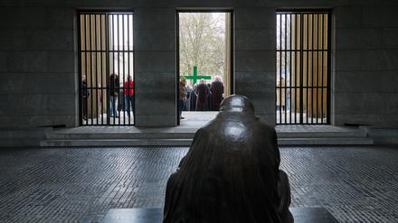 Christinnen und Christen haben am 07.04.2023 in Berlin mit der traditionellen Karfreitagsprozession an das Leiden und Sterben Jesu Christi am Kreuz erinnert. 