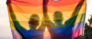 Symbolfoto: Ein schwules Pärchen.