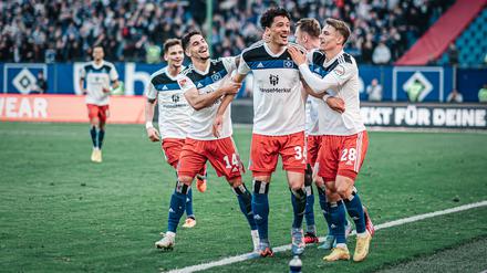 Jonas David (Mitte) vom Hamburger SV sorgte mit seinem Traumtor für den Ausgleich kurz vor der Halbzeit.