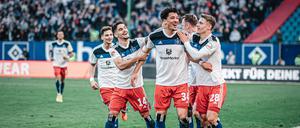 Jonas David (Mitte) vom Hamburger SV sorgte mit seinem Traumtor für den Ausgleich kurz vor der Halbzeit.