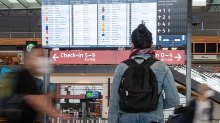 43 Prozent der insgesamt 2021 Befragten können sich vorstellen, weniger zu fliegen.
