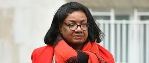 Diane Abbott, ehemalige Schatten-Innenministerin von Großbritannien. Die britische Labour-Partei hat die bekannte Parlamentsabgeordnete Abbott nach einem Rassismus-Vergleich bis auf Weiteres aus der Fraktion suspendiert.