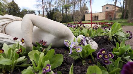 Unbekannte haben die Flora-Statue am Sonntag stark beschädigt.