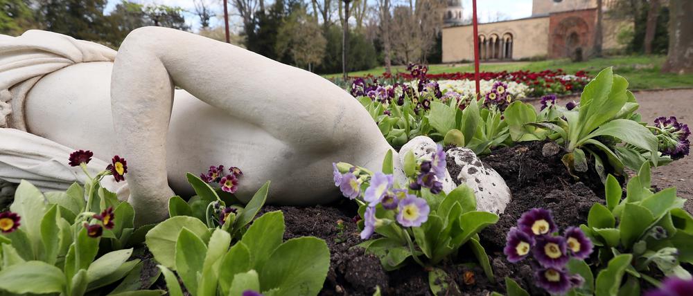 Unbekannte haben die Flora-Statue am Sonntag stark beschädigt.